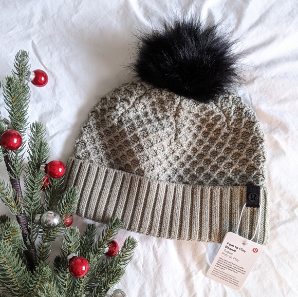 Lululemon Pom To Play Beanie Hat 